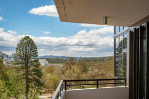 Amazing View In Large Apartment Barton ACT
